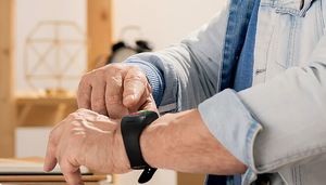 Smartband Bezpieczna Rodzina BS.02 + subskrypcja 12 miesięcy Czarny 7