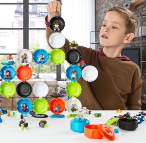 Figurka Spin Master Tech Deck Dudes zestaw 4 figurek deskorolkarzy z pomarańczowym pudełkiem-ekspozytorem 11