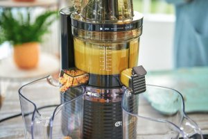 Wyciskarka wolnoobrotowa 4Swiss BM202 black + blender NB102 7