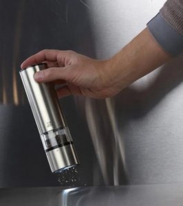 Młynek do przypraw Peugeot Elis Sense 20cm do soli (na baterie) 2