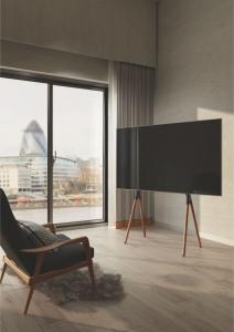 Reflecta Stojak podłogowy Elegant 70W 49'' - 70'' 5