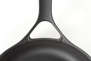 Patelnia UNILLOY Żeliwna 26cm 5