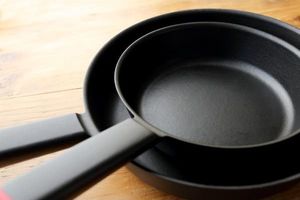 Patelnia Sanjo Żeliwna 26cm 3