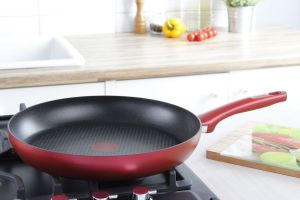 Patelnia Tefal Titanium Pro 30cm 2