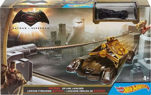 Mattel Wyrzutnia z liną Batman v Superman + auto  (13260-uniw) 1