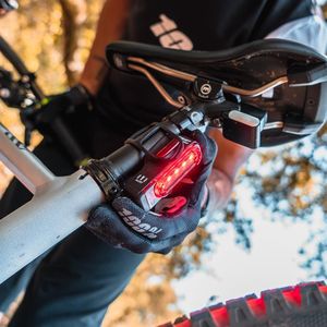 Lezyne Lampka tylna LEZYNE STRIP ALERT DRIVE 150 lumenów, usb czarna 3