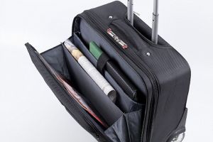 Torba Kross Precision Roller 17,3 czarna 6173000 3