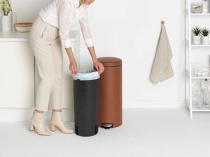 Kosz na śmieci Brabantia New Icon na pedał brązowy 6