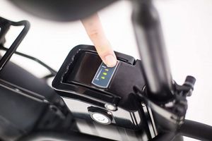 Rower elektryczny Revoe Dirt VTC 20" czarny 4