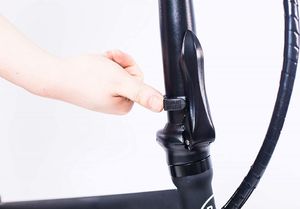 Rower elektryczny Revoe Dirt VTC 20" czarny 6