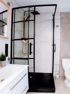 Toule Kabina prysznicowa 80x80 czarna 193 szkło slim 5cm 5