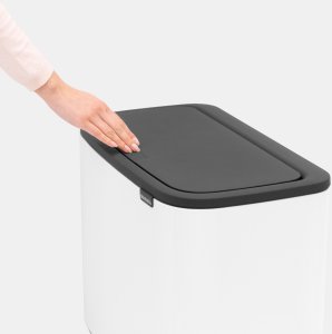 Kosz na śmieci Brabantia bezdotykowy biały (31 35 47) 8