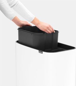 Kosz na śmieci Brabantia bezdotykowy biały (31 35 47) 3