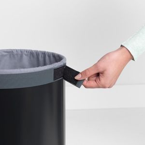 Kosz na pranie Brabantia 35L czarny (120008) 4
