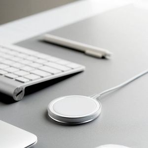 Ringke Ringke Slim etui nakładka osłona do bezprzewodowej ładowarki Qi Apple MagSafe przezroczysty (ACMS0001) 7
