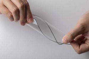 Moshi Moshi AirFoil Pro Elastyczne szkło hybrydowe iPhone 12 / iPhone 12 Pro (czarna ramka) 4