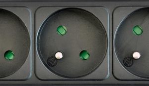 Listwa zasilająca Akyga przeciwprzepięciowa 5 gniazd 1.8 m czarna (AK-SP-05) 2