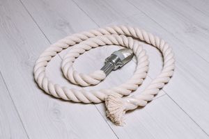 Małpiszon Lina gimnastyczna biała 3