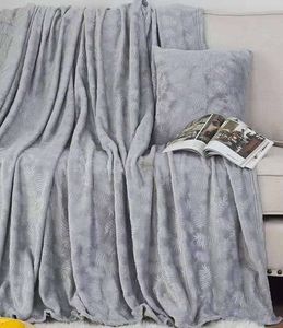 DECOHOME Koc Mikrofibra Wytłaczana Liście Szary 200x220 2