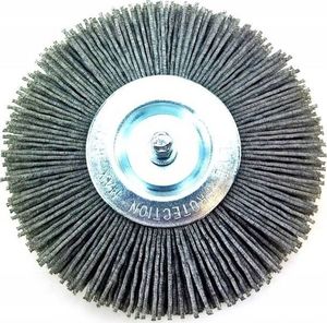 Cedrus HECHT 444 SZCZOTKA ODCHWASZCZARKA DO SZCZELIN OCZYSZCZARKA DO KOSTKI BRUKOWEJ CHWASTÓW MCHU ELEKTRYCZNA 2w1 12