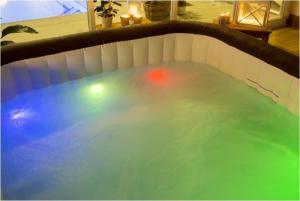 Jacuzzi ogrodowe Bestway Maldives HydroJet Pro 201 cm x 80 cm (60033) 7