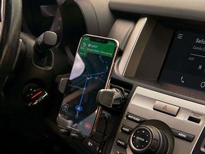 iOttie Uchwyt zaciskowy do samochodu AutoSense Wireless 9