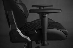 Fotel SENSE7 Spellcaster PU czarny + Podkładka PREYON Falcon 21