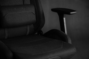 Fotel SENSE7 Sentinel materiałowy czarny + Podkładka PREYON Falcon 9