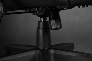 Fotel SENSE7 Vanguard PU czarny + Podkładka PREYON Falcon 13