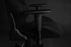 Fotel SENSE7 Vanguard FF + Podkładka PREYON Falcon 14