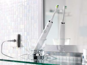 Szczoteczka Philips Szczoteczka soniczna Sonicare DiamondClean biało-srebrna HX9332/04 3