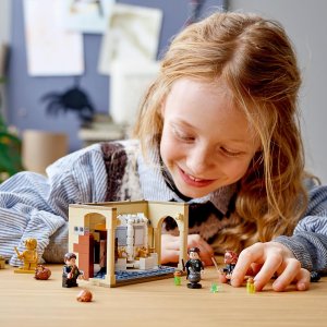 LEGO Harry Potter Hogwart: pomyłka z eliksirem wielosokowym (76386) 2