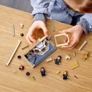 LEGO Harry Potter Hogwart: pomyłka z eliksirem wielosokowym (76386) 3