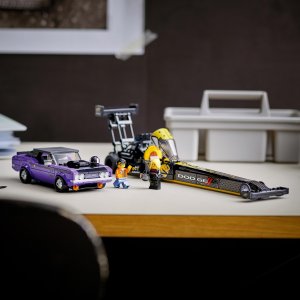 LEGO Speed Champions Mopar Dodge//SRT Top Fuel Dragster i 1970 Dodge Challenger T/A (76904) 4