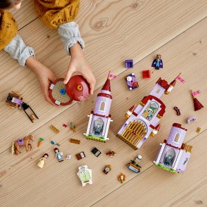 LEGO Disney Zamek Belli i Bestii (43196) 3