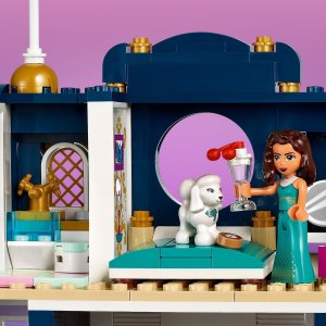LEGO Friends Wielki hotel w mieście Heartlake (41684) 6