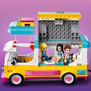 LEGO Friends Leśny mikrobus kempingowy i żaglówka (41681) 5