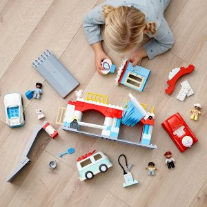 LEGO Duplo Parking piętrowy i myjnia samochodowa (10948) 2