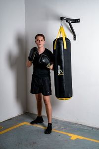 Avento Uchwyt ścienny do worka bokserskiego Avento 2