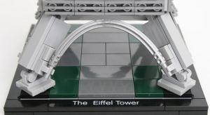 LEGO Architecture The Eiffel Tower (21019) 4