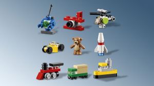 LEGO Creator Winter Toy Shop (10249) 2