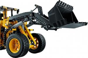 LEGO Technic Koparka Volvo L350F (42030) 15