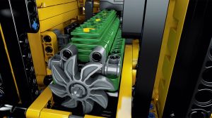 LEGO Technic Koparka Volvo L350F (42030) 7