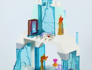 LEGO Princess Błyszczący zamek Elzy (41062) 9