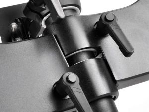 SilverStone Stojak biurkowy na 3 monitory do 24" ARM11BC (SST-ARM31BS) 5