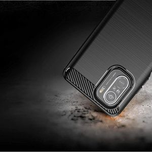 Hurtel Carbon Case elastyczne etui pokrowiec Xiaomi Poco F3 czarny 4