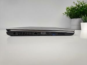 Laptop Fujitsu Laptop Fujitsu LifeBook E756 i5-6200U 8GB 240GB SSD FHD Windows 10 Pro 12