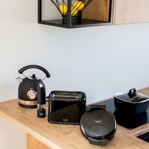 Młynek do przypraw Botti Elektryczny młynek do mielenia soli lub pieprzu Botti Electronic Premo stalowy czarny 7