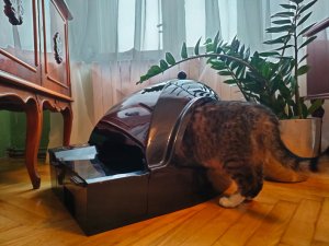 Smart Kitty Automatyczna Kuweta Zamknięta Czarno-biała 12