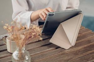 Etui na tablet Moshi Etui Moshi VersaCover Apple iPad Pro 11 2018 (1. generacji)/iPad Air 10.9 2020 (4. generacji) (Savanna Beige) 10